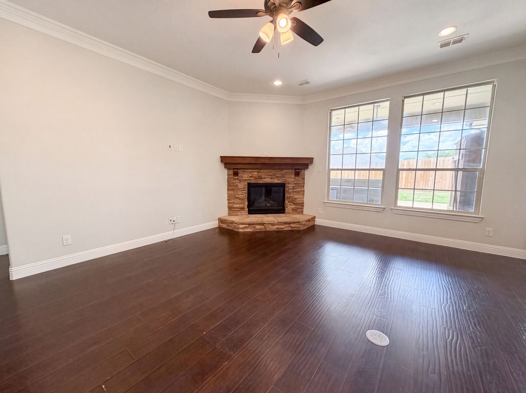 Property photo 3 of 400 Blue Star Ct