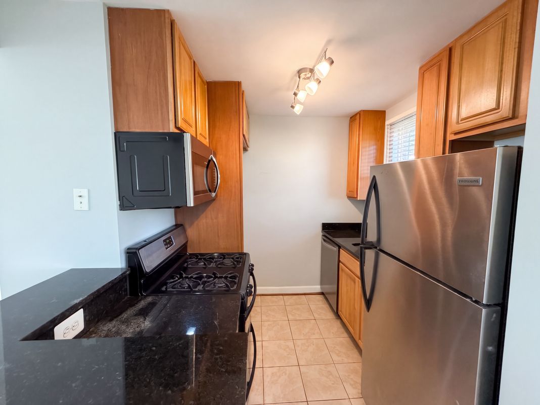 Property photo 2 of 6940 Hawthorne St