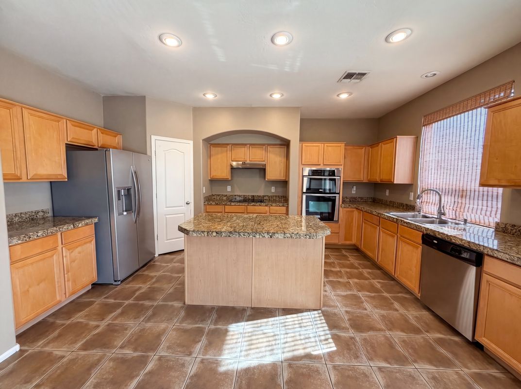 Property photo 2 of 2993 S 160th Ln