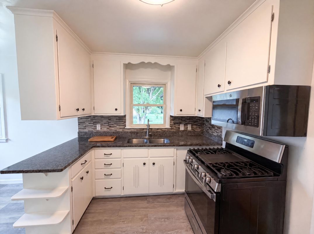 Property photo 2 of 6180 6th St NE
