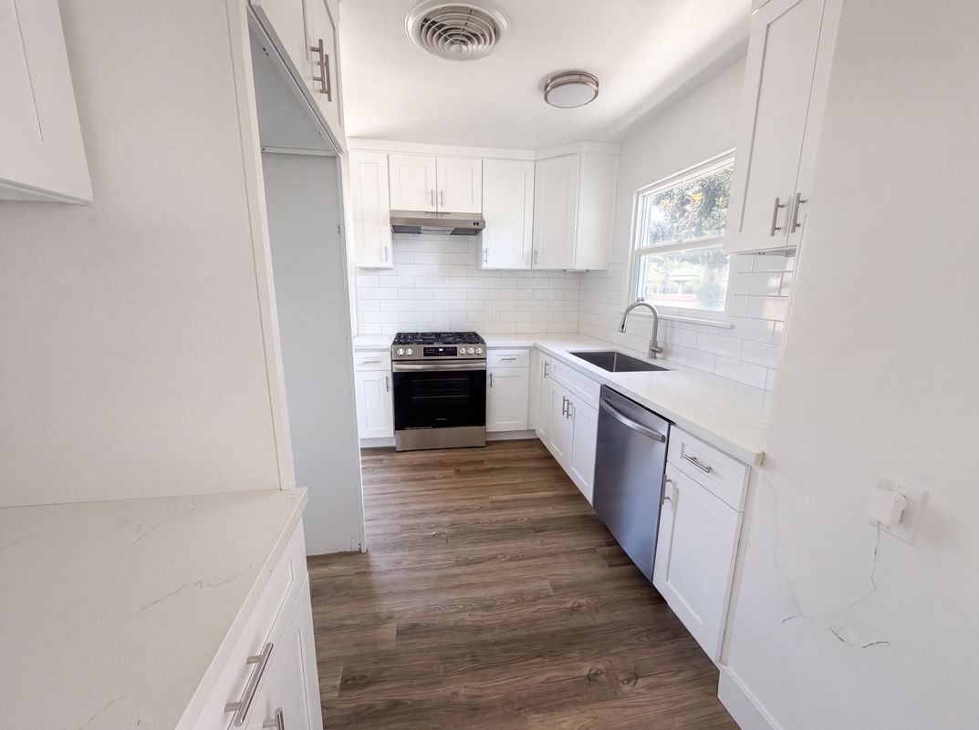 Property photo 2 of 8015 Aldea Ave