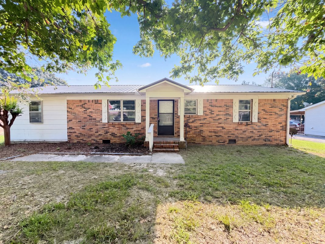 Property photo 1 of 95 Rolling Hills Dr