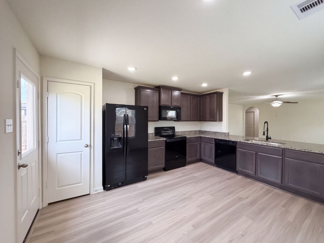 Property photo 2 of 6115 El Oro Dr