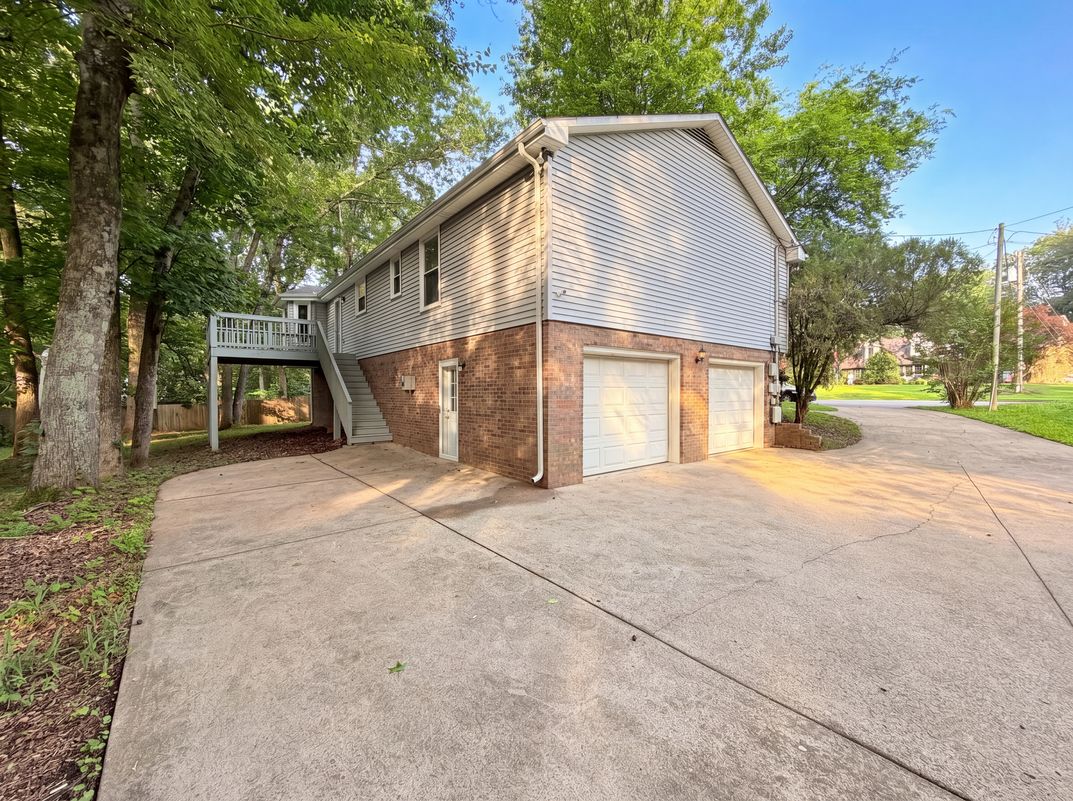 Photo 18 of 20 of 166 Kirby Dr, Clarksville, TN