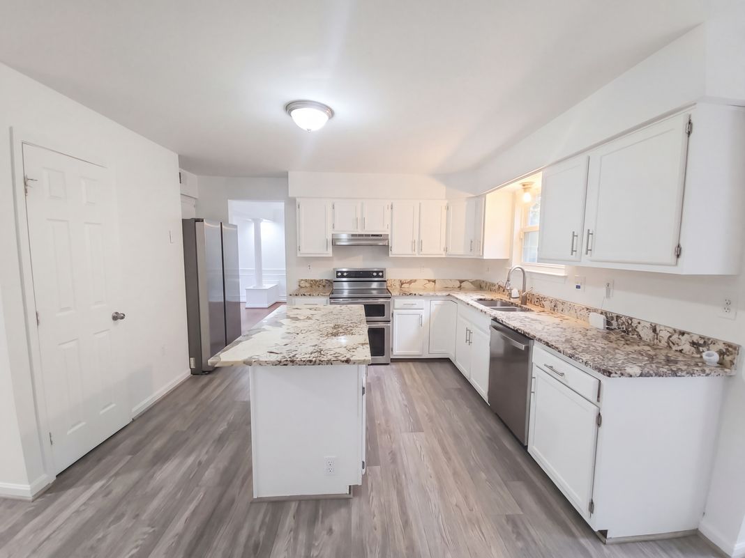 Property photo 2 of 7802 Marwood Dr