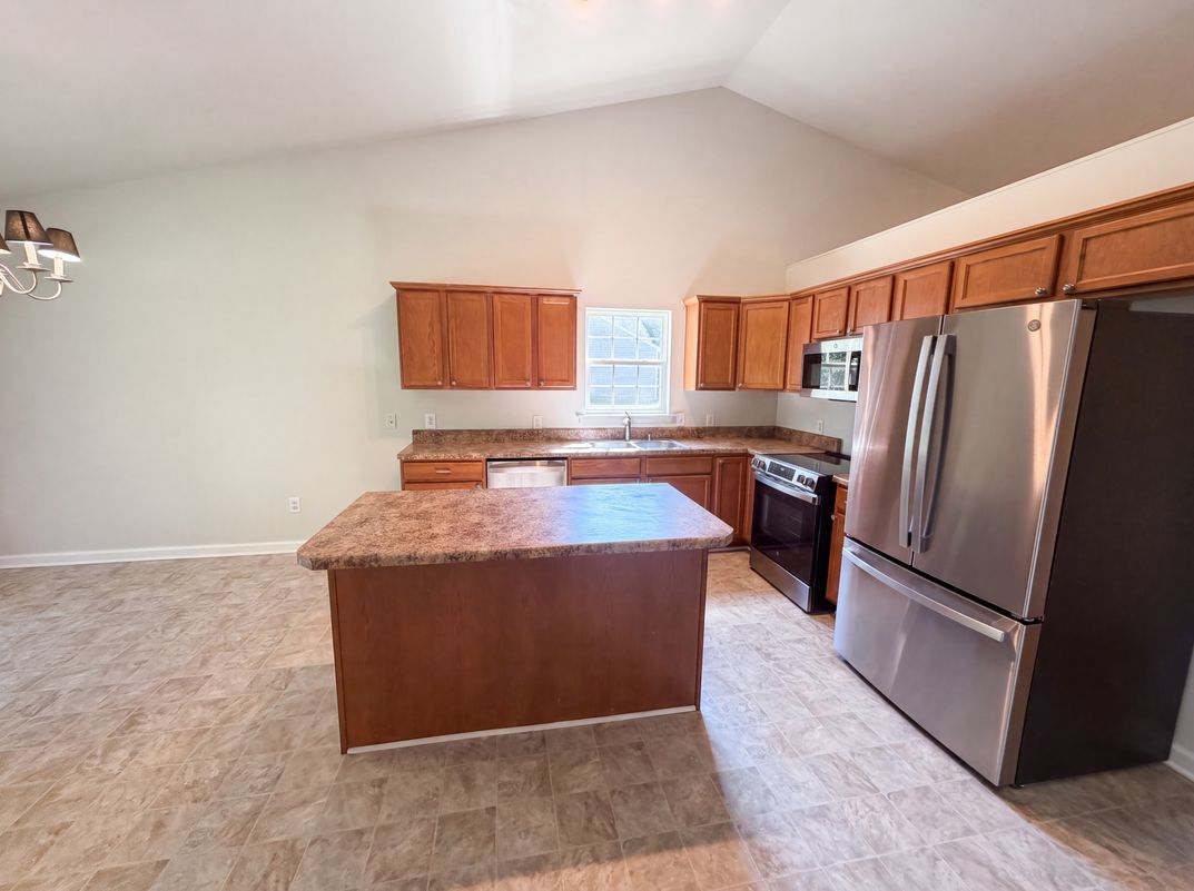 Property photo 2 of 102 Hayworth Ave