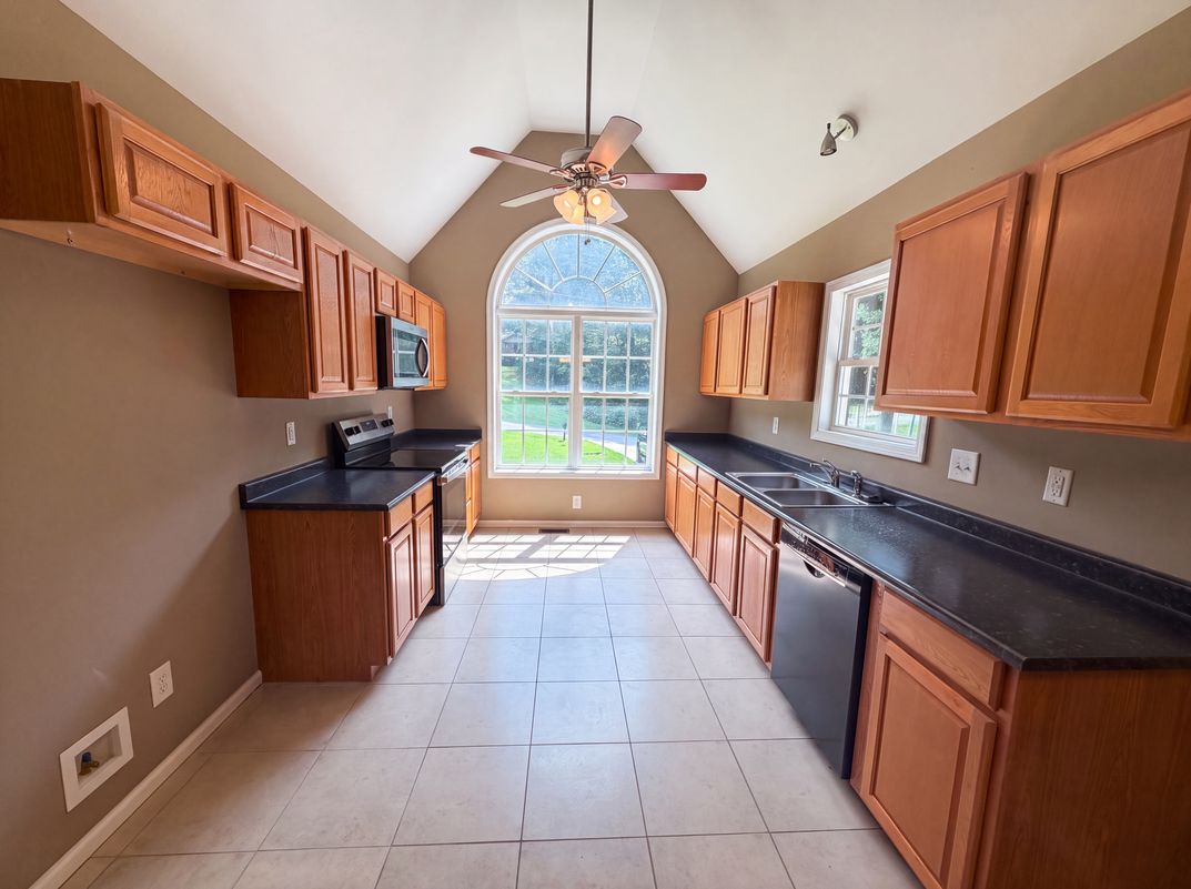Property photo 2 of 116 Fernwood Dr