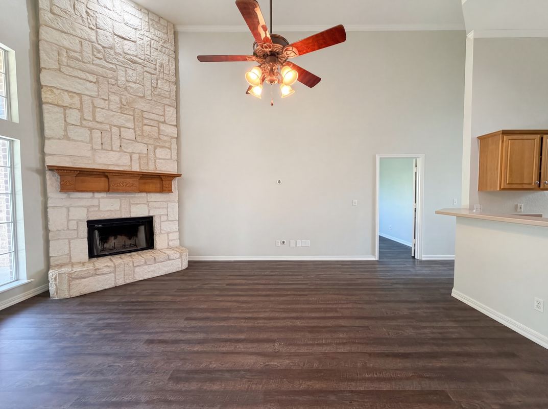 Property photo 3 of 416 Fossil Rock Dr