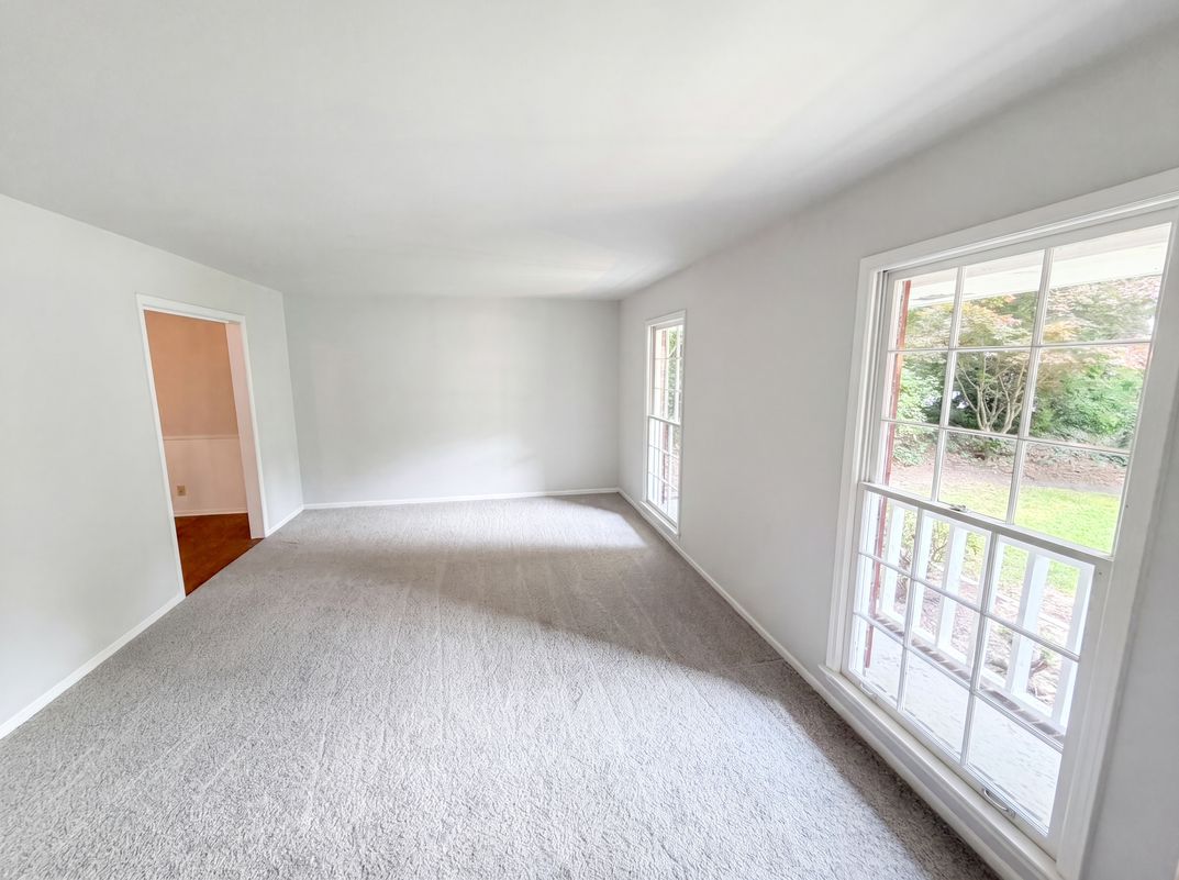 Property photo 3 of 1271 Seven Springs Cir