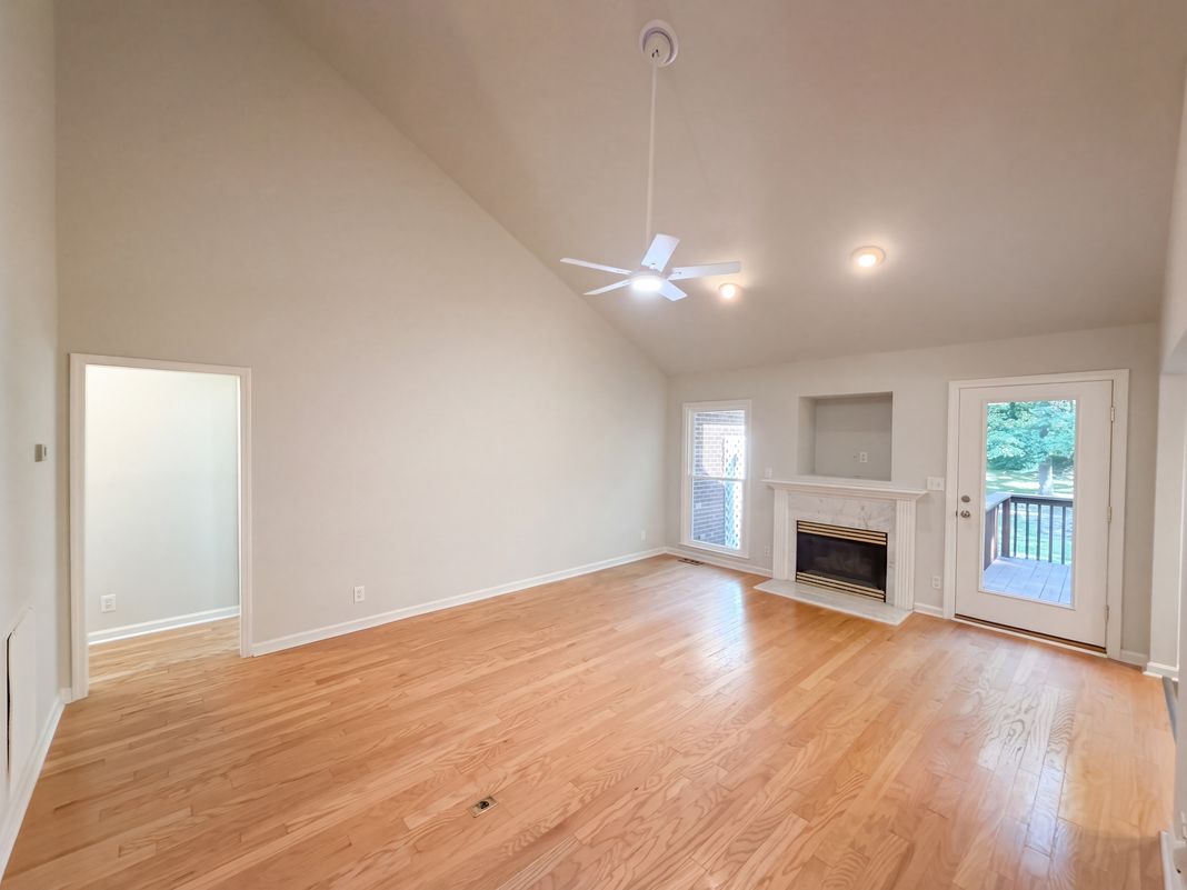 Property photo 3 of 1104 Thoroughbred Pl NW