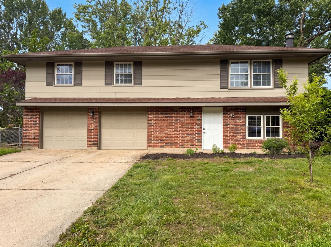 Property photo 1 of 1913 NE Grant Cir