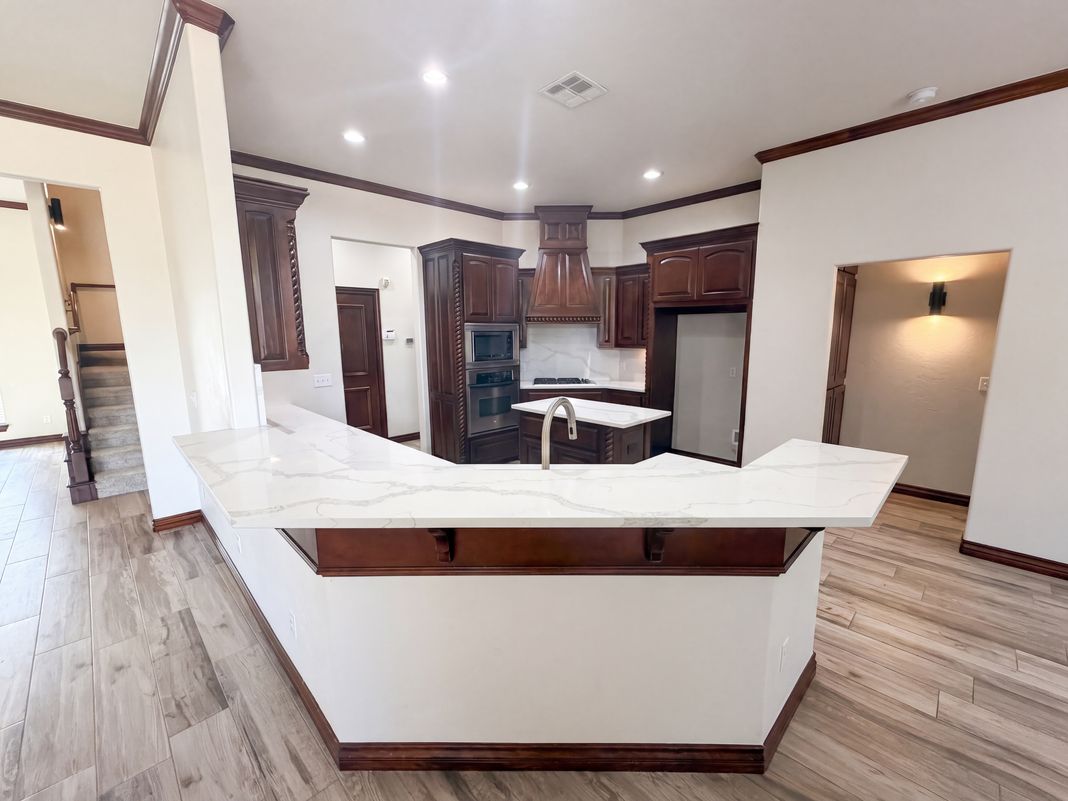 Property photo 2 of 1017 W Camellia Way