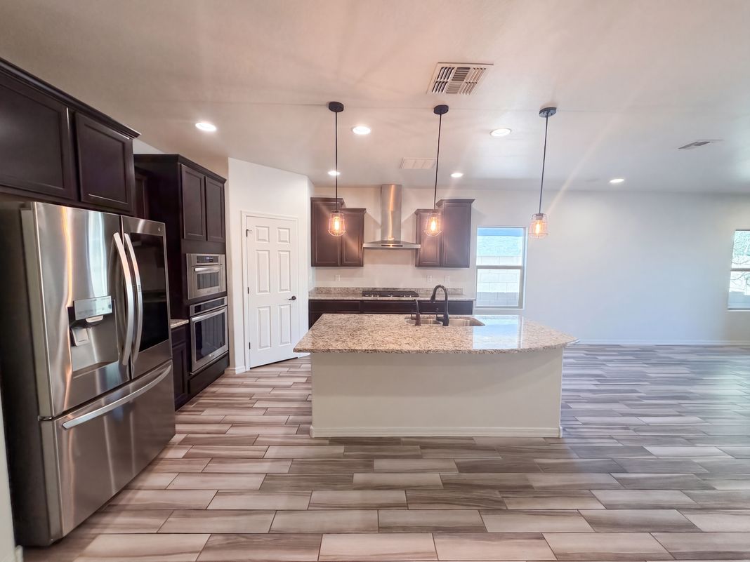 Property photo 2 of 2626 W Gray Wolf Trl