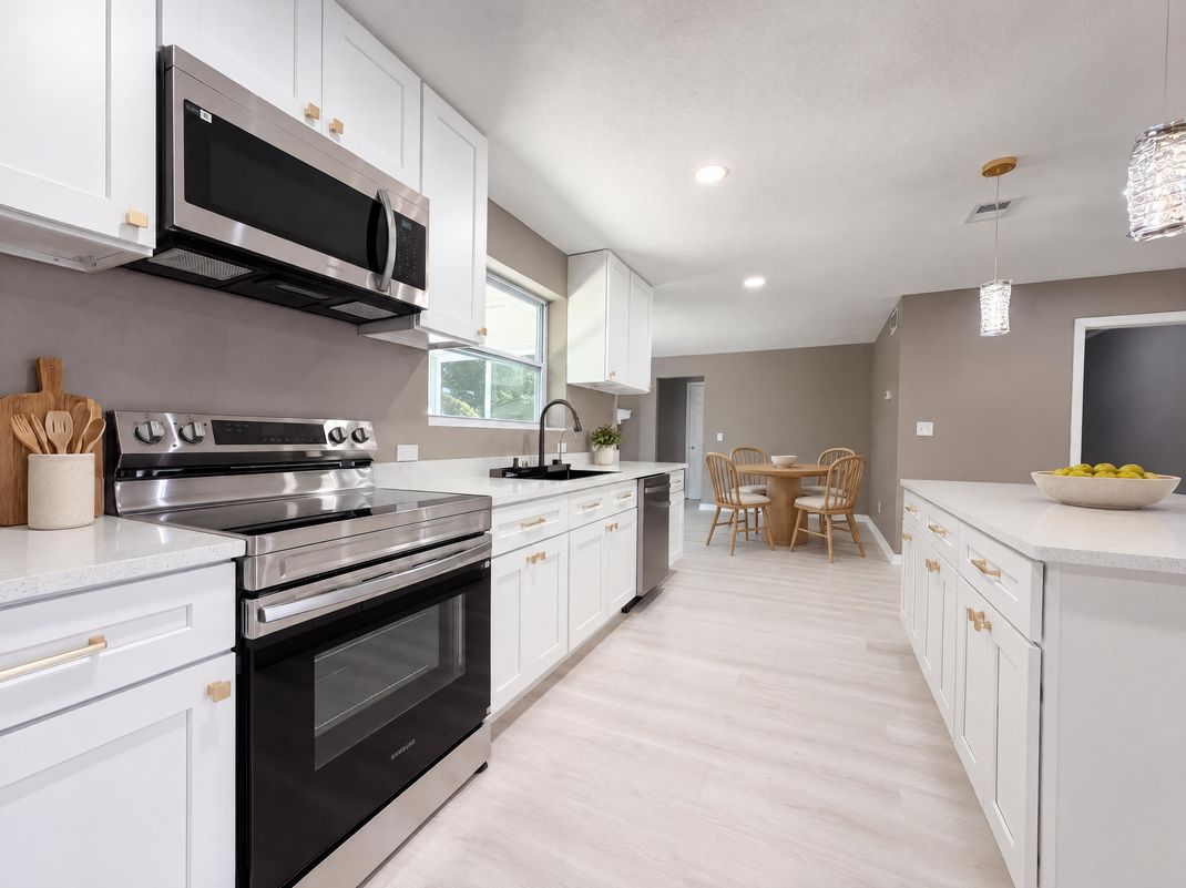 Property photo 2 of 6344 Dickens Dr