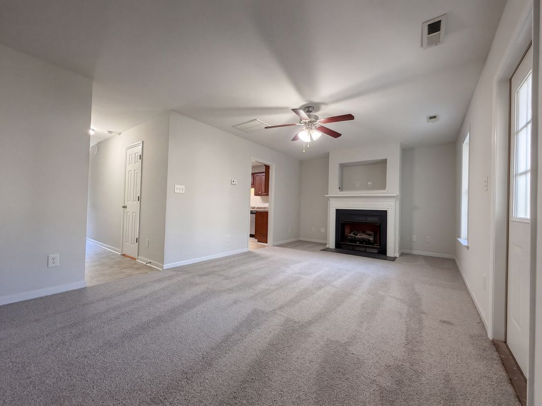 Property photo 3 of 123 Gatwick Ct