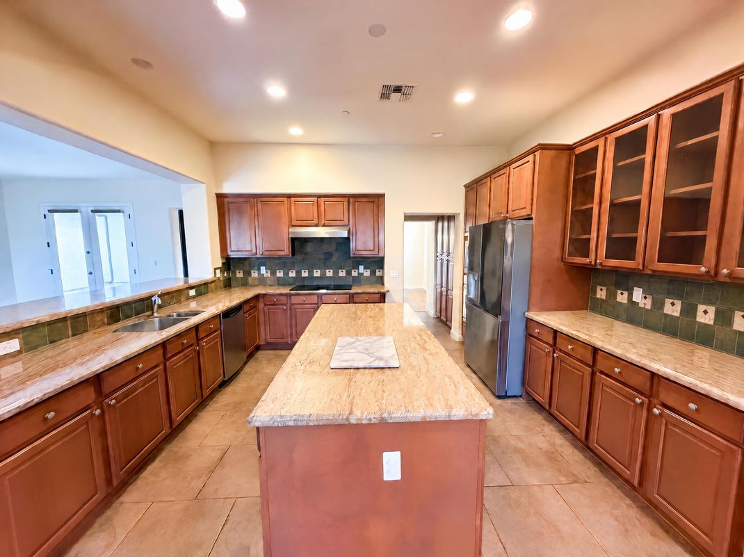 Property photo 2 of 12435 W Red Hawk Dr