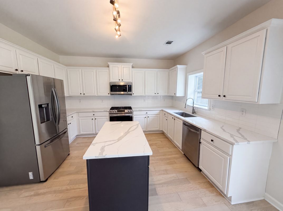 Property photo 2 of 3718 Park Hill Cir