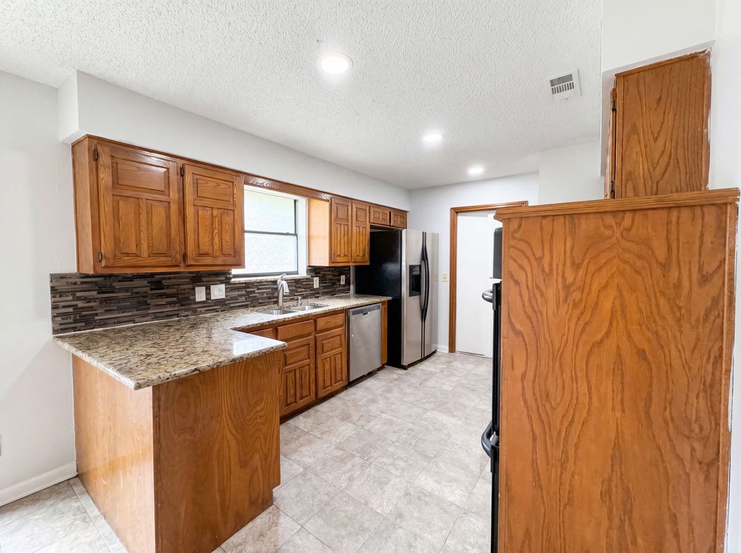 Property photo 3 of 1604 Danube Ln