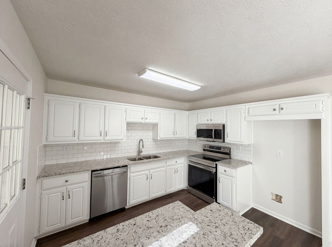 Property photo 2 of 416 Busby Ln
