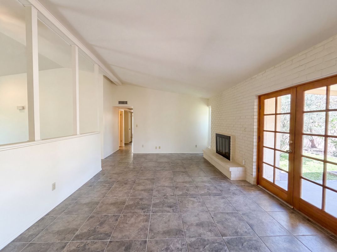 Property photo 3 of 2346 E Mescal St