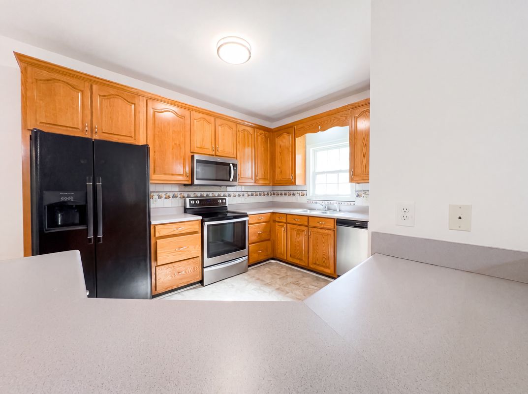 Property photo 2 of 3073 Saratoga Dr