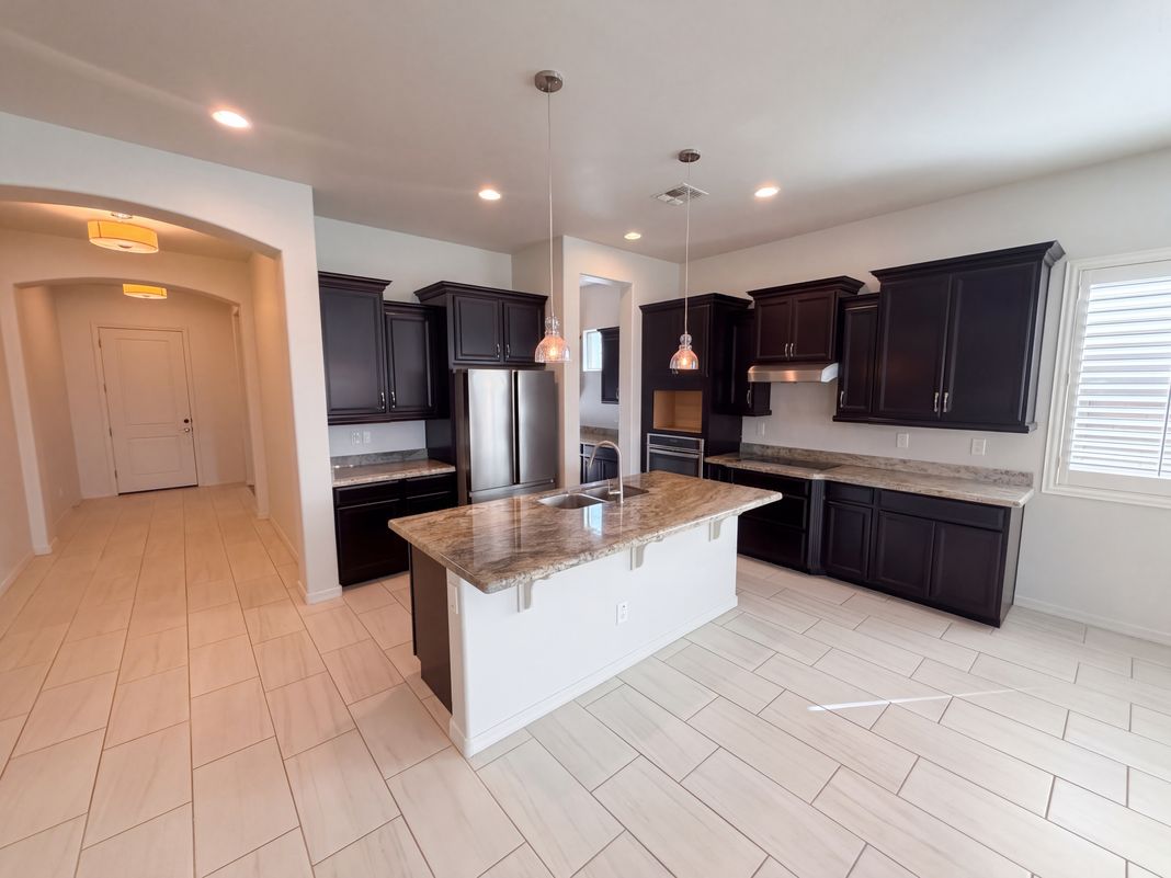 Property photo 2 of 20509 W Valley View Dr