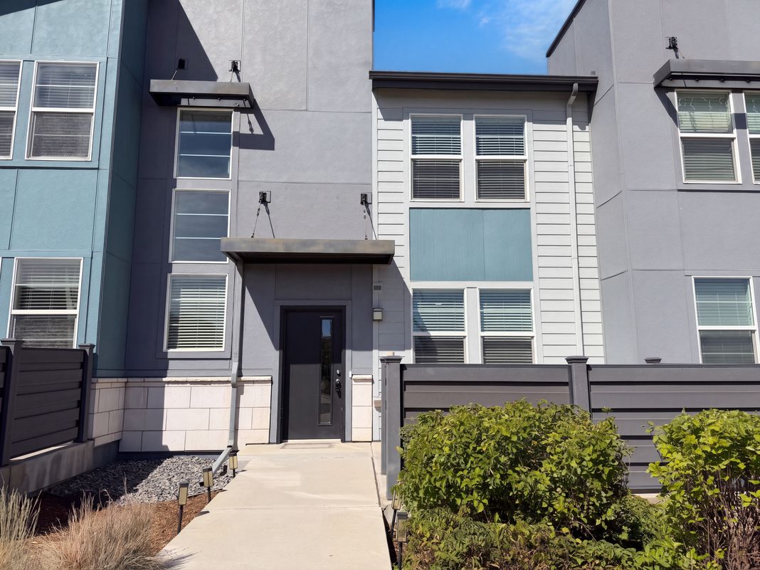 Property photo 1 of 16271 Bolling Dr