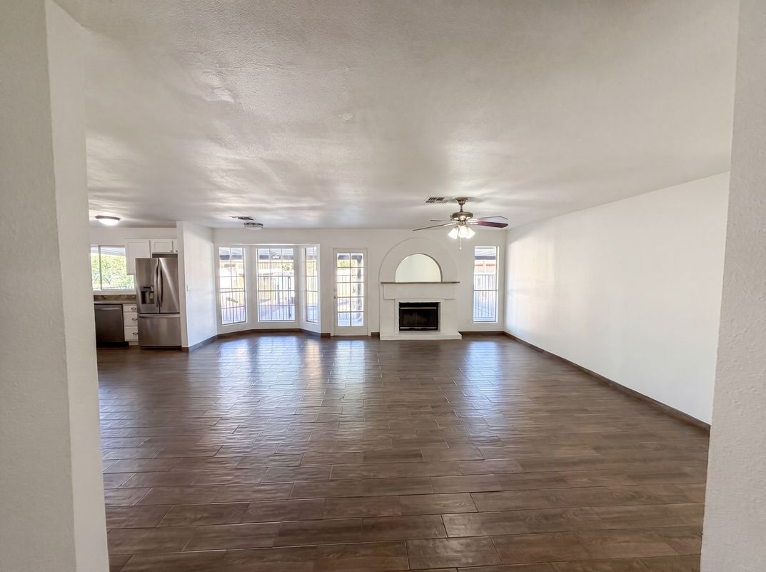 Property photo 3 of 7120 W Leith Ln