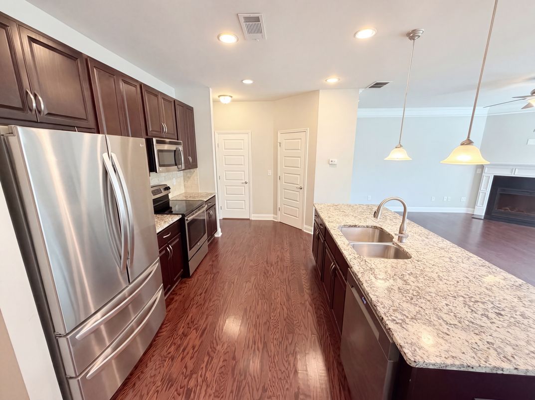 Property photo 2 of 10555 Naramore Ln