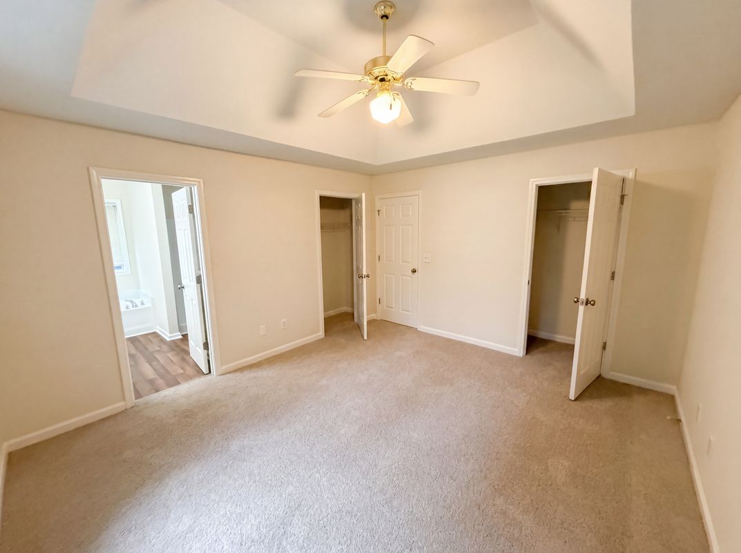 Photo 4 of 34 of 215 Twin Brook Way, Lawrenceville, GA