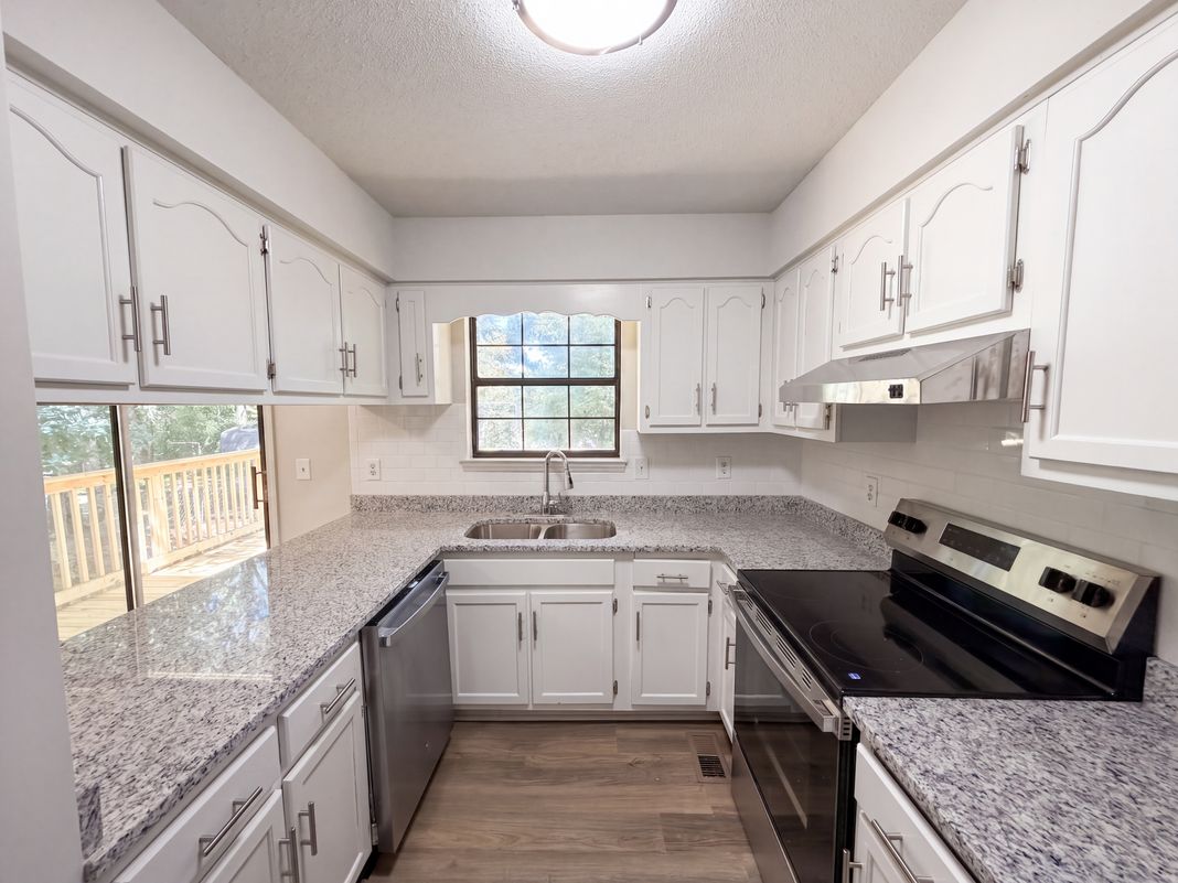 Property photo 2 of 8911 Quail Run Dr