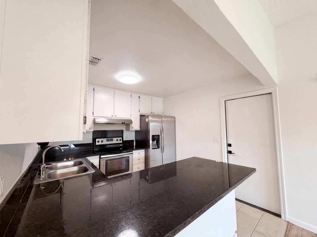 Property photo 2 of 4248 Oberon Ave