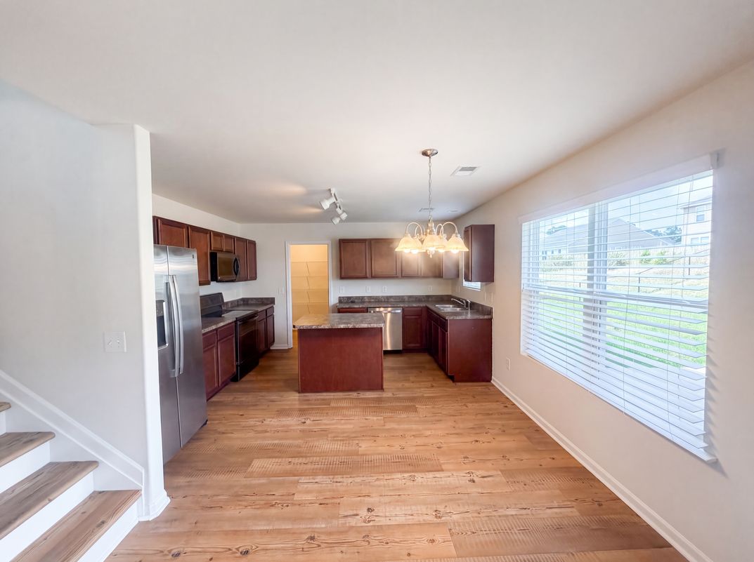 Property photo 2 of 1134 Aster Way