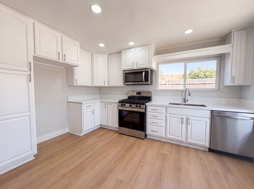 Property photo 2 of 14602 Rosecourt Dr
