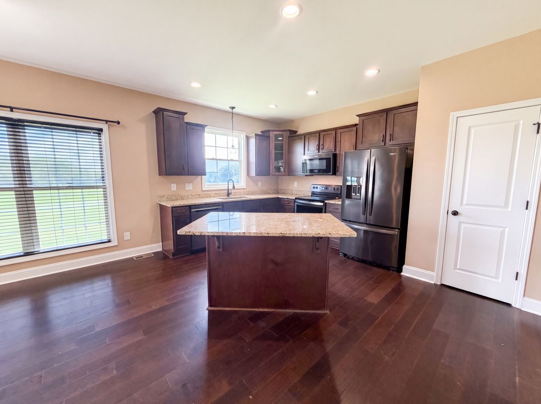 Property photo 2 of 749 Williamsburg Estate Rd