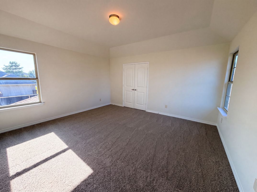 Photo 14 of 22 of 1217 Maverick Ln, Royse City, TX