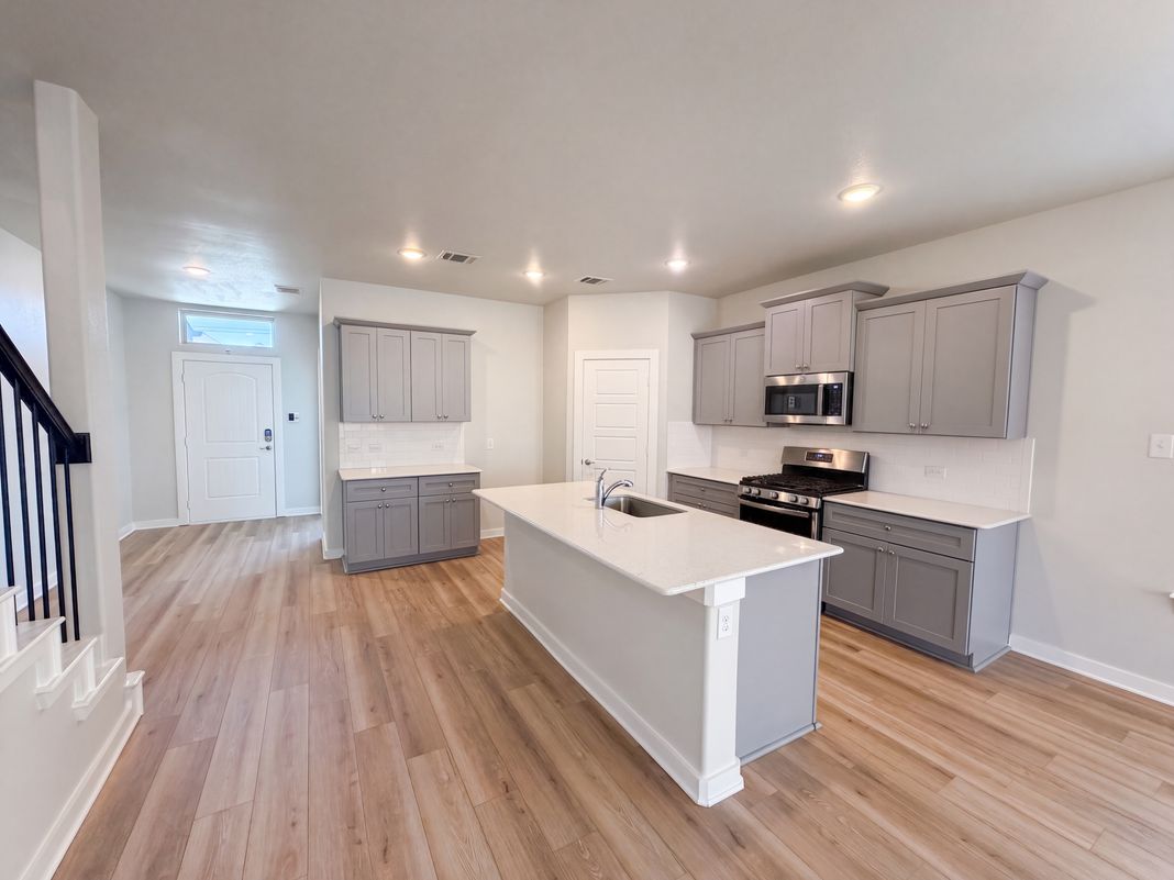 Property photo 2 of 14316 Spitfire Trl
