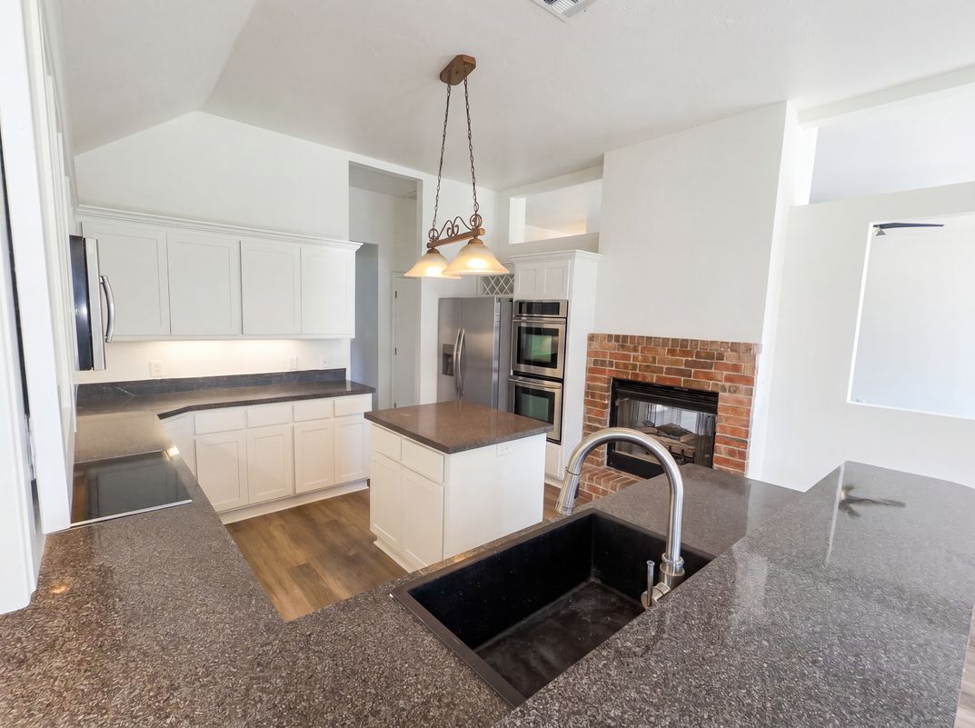 Property photo 2 of 13104 Chadbrooke Pl