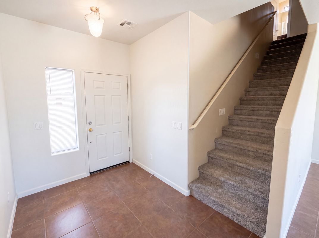 Photo 7 of 24 of 17533 W Mandalay Ln, Surprise, AZ