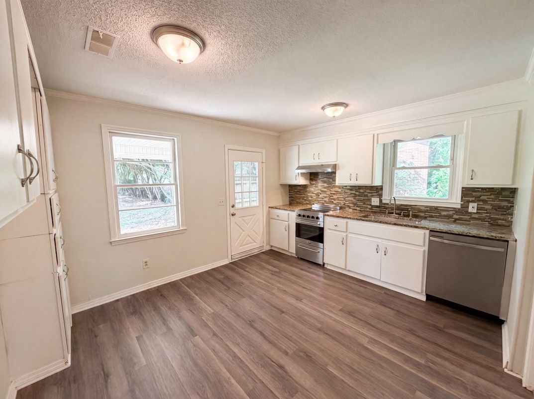 Property photo 2 of 1328 Baffin Bay Rd