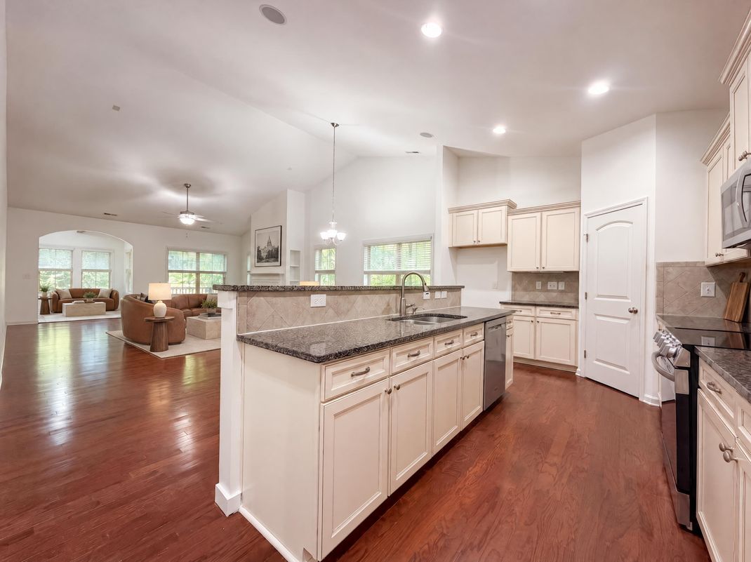 Property photo 2 of 6621 Blalock Forest Dr