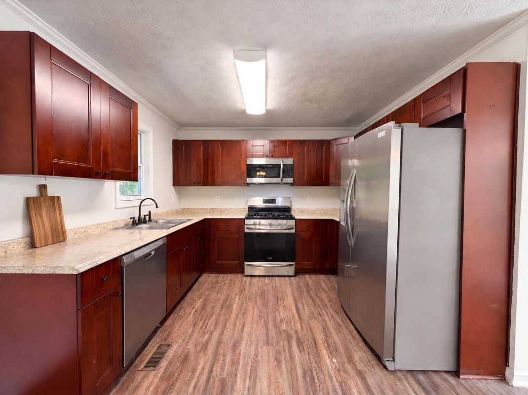 Property photo 2 of 324 Adelene Way
