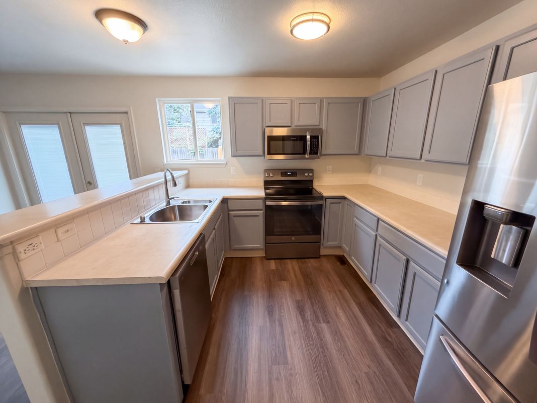 Property photo 2 of 6670 Stagecoach Ave