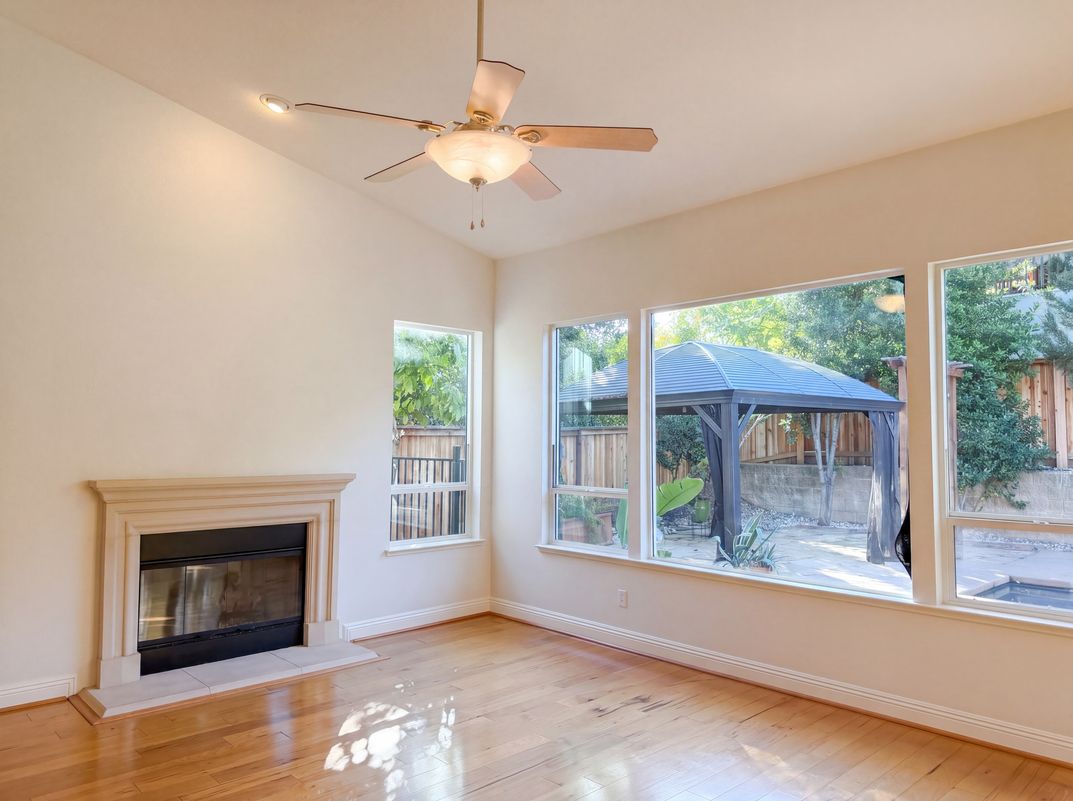 Property photo 3 of 1401 Grey Owl Cir
