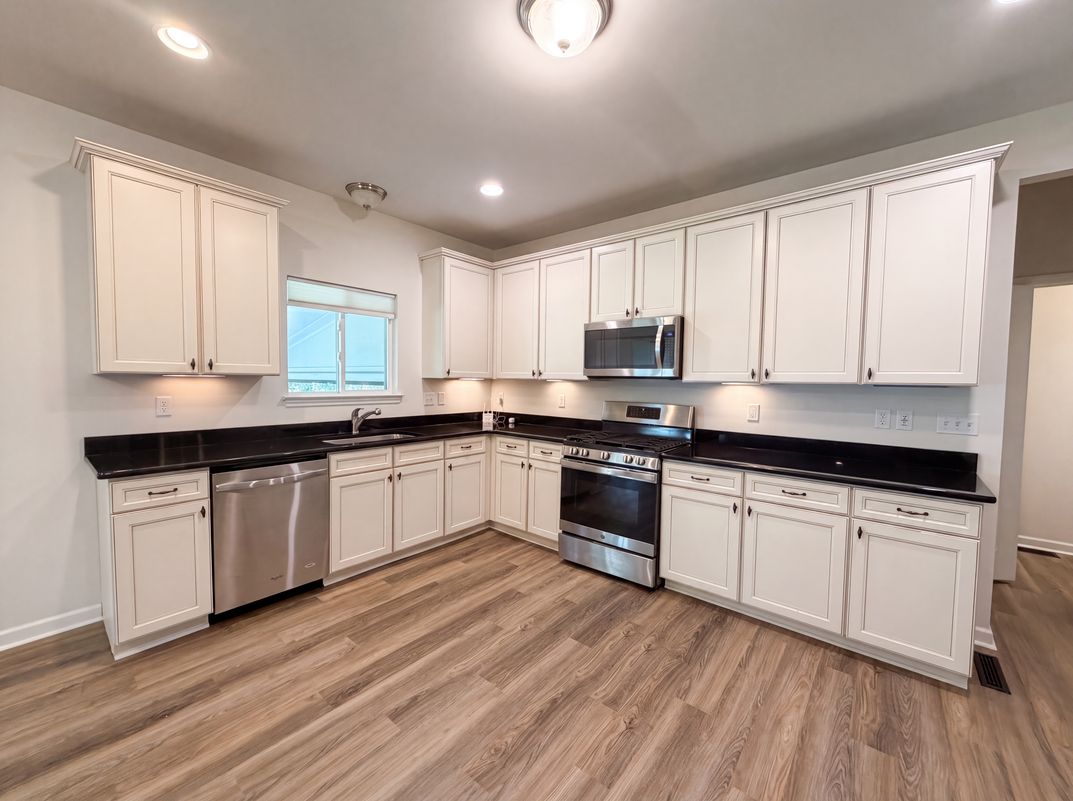 Property photo 2 of 5945 Hawkins Ridge Ct