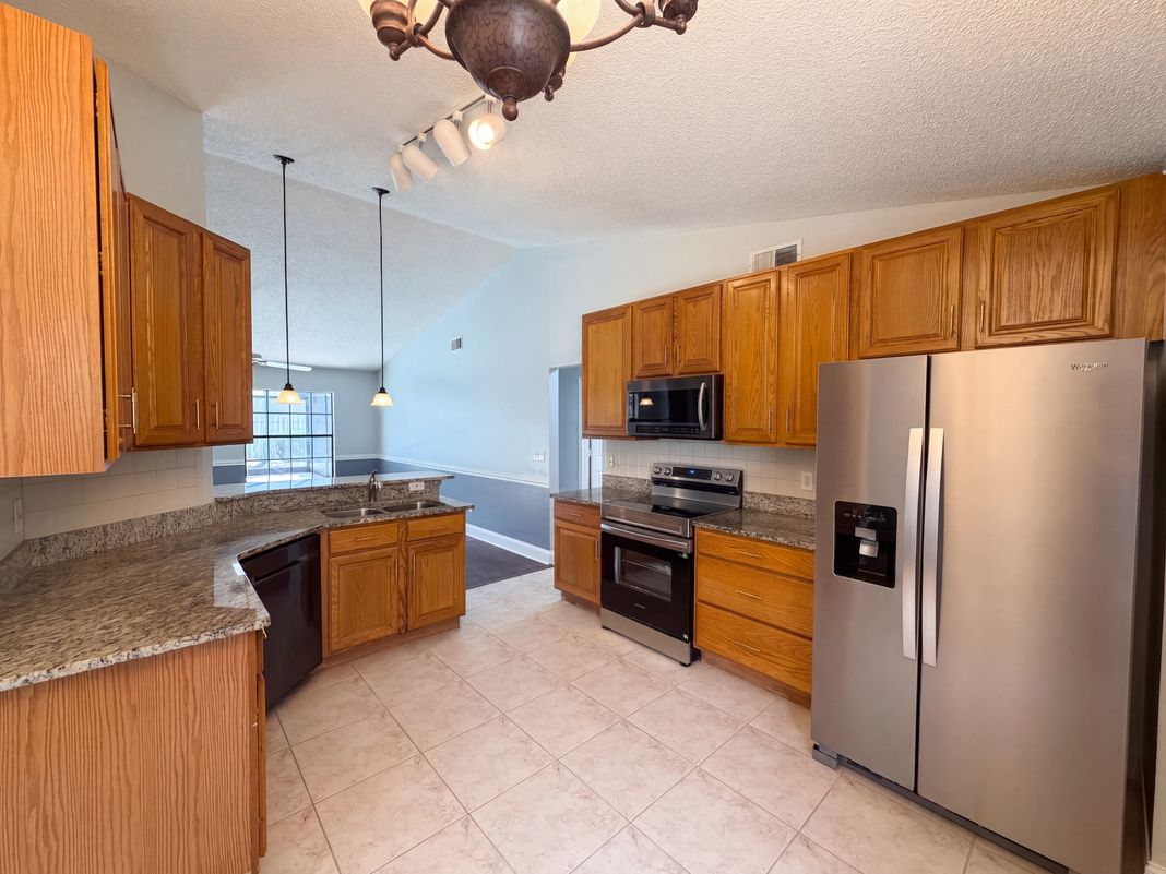Property photo 2 of 14725 Eagles Crossing Dr