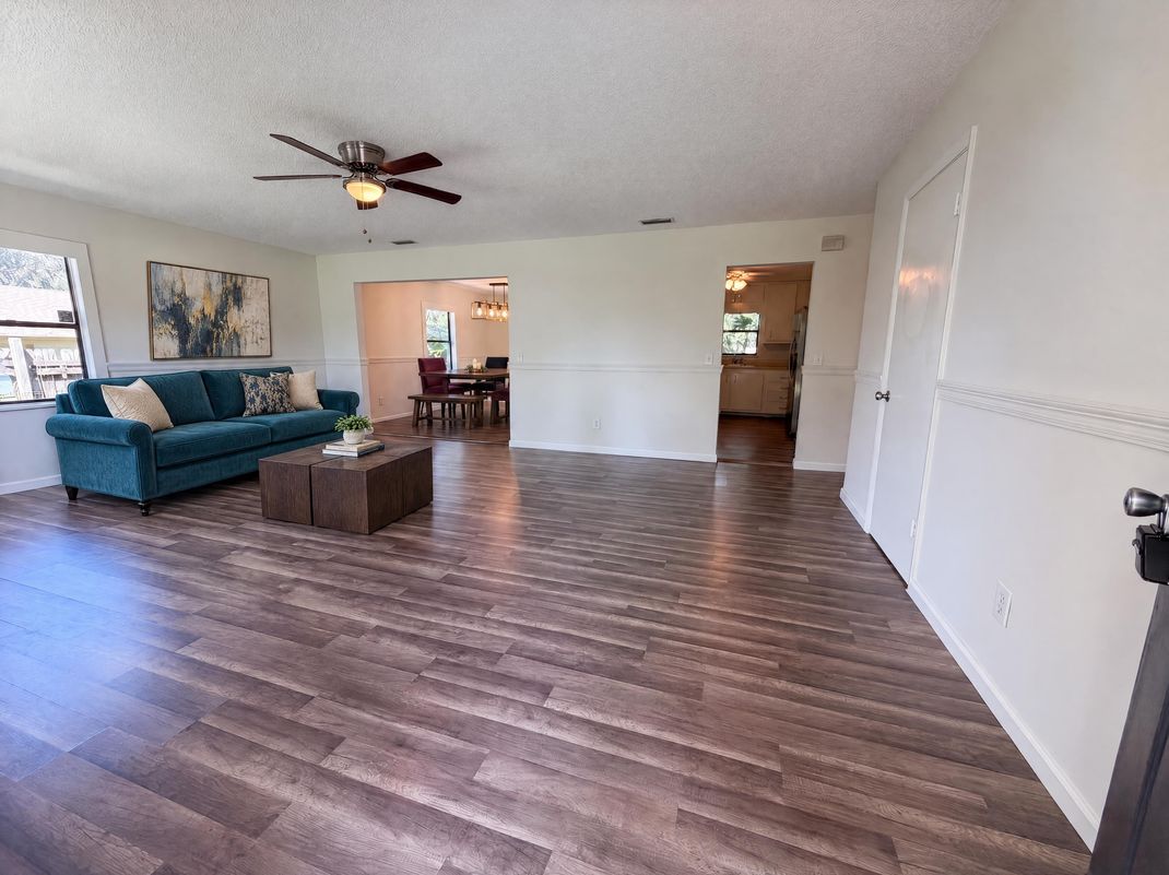 Property photo 3 of 7023 Shindler Dr