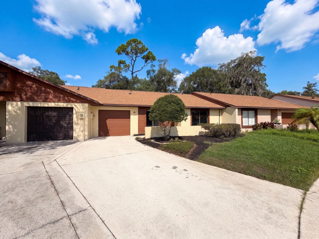 Property photo 1 of 190 Pine Knoll Ct