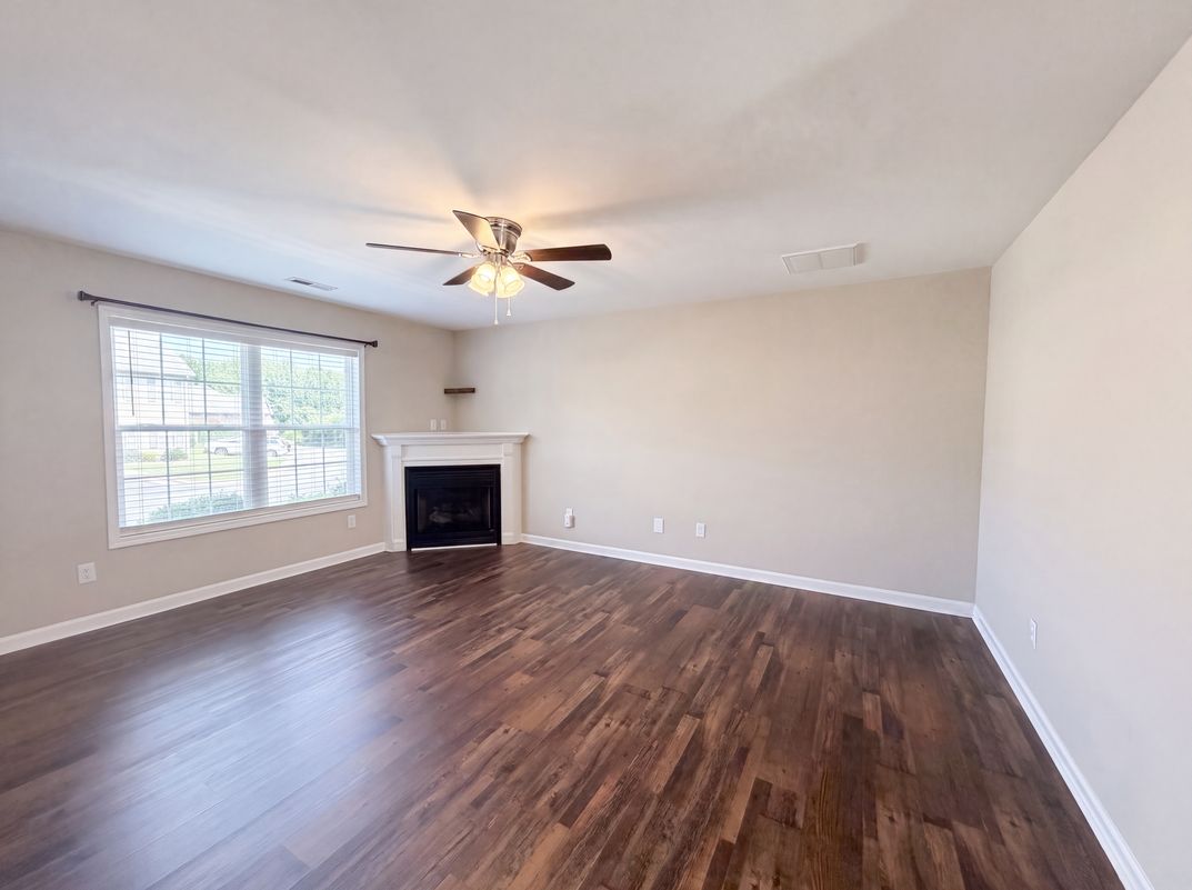 Property photo 3 of 4207 Bentley Dr