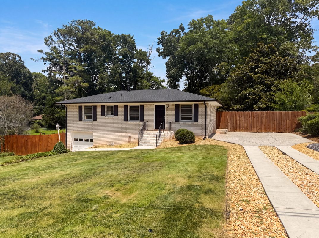 Property photo 1 of 3119 Holbrook Dr SW